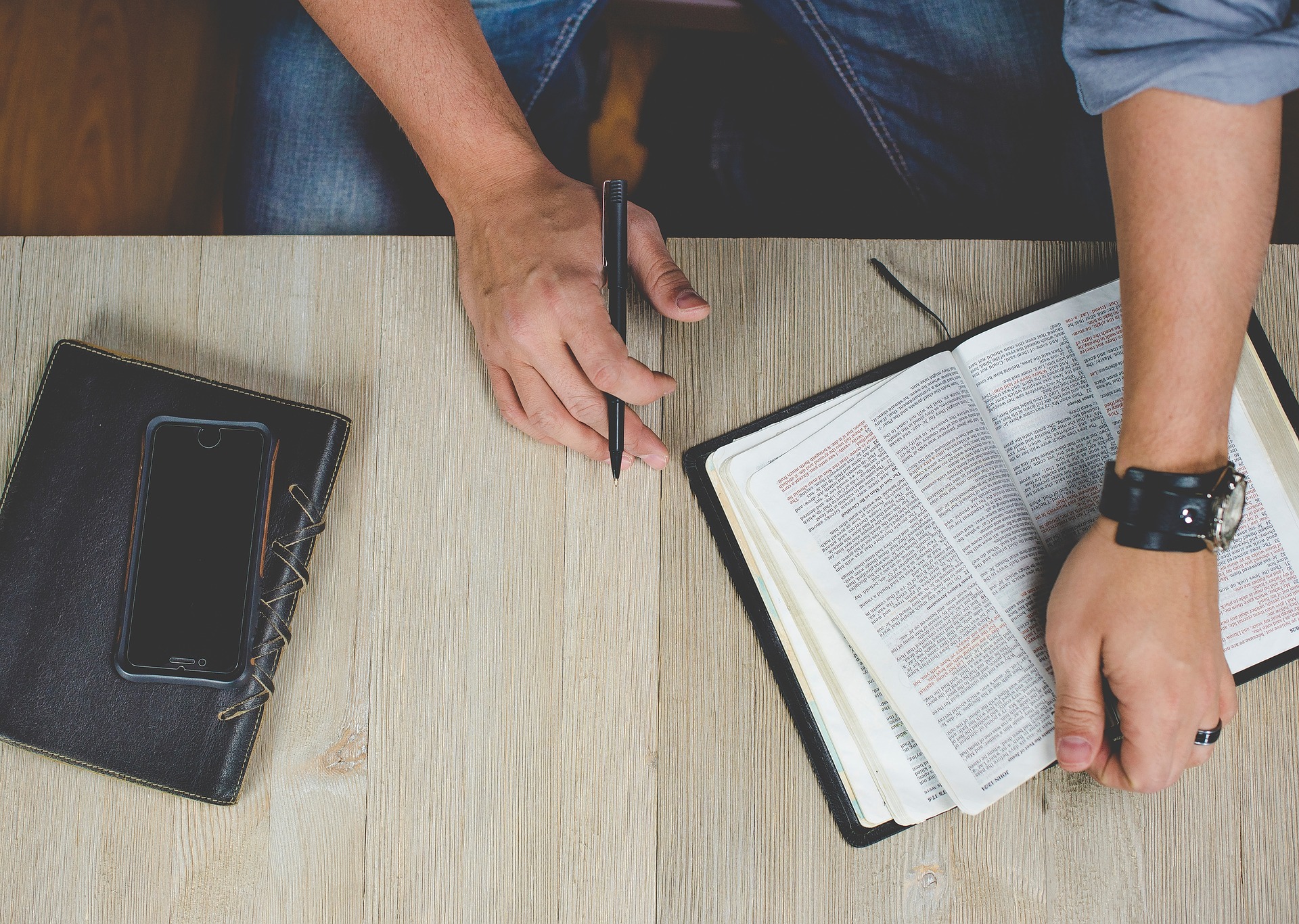 Scriptures on Leadership and How Bible Views Leaders
